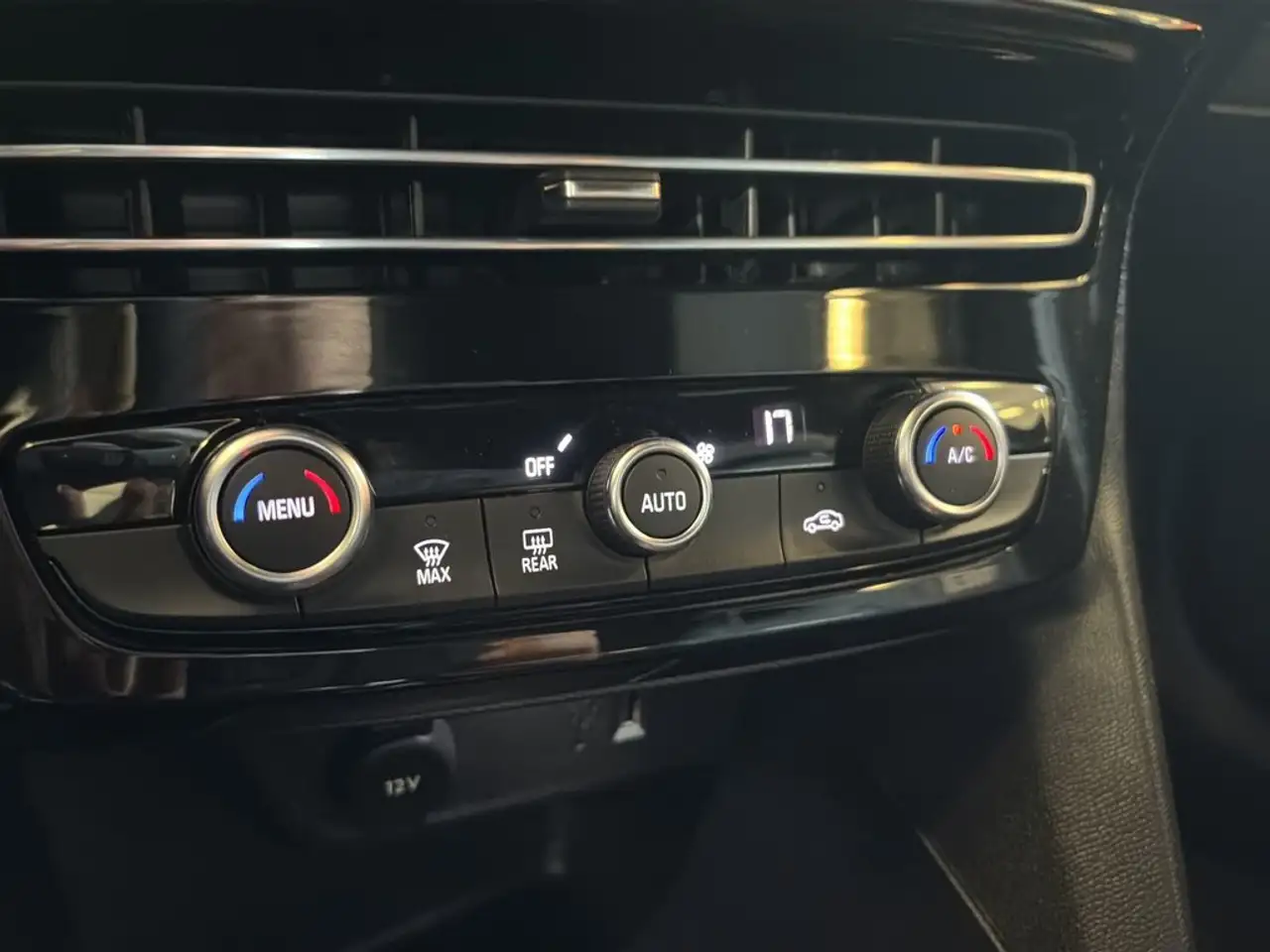 Opel Mokka 1.2T S&S Ultimate 130 AT8 — Vehicle gallery 20