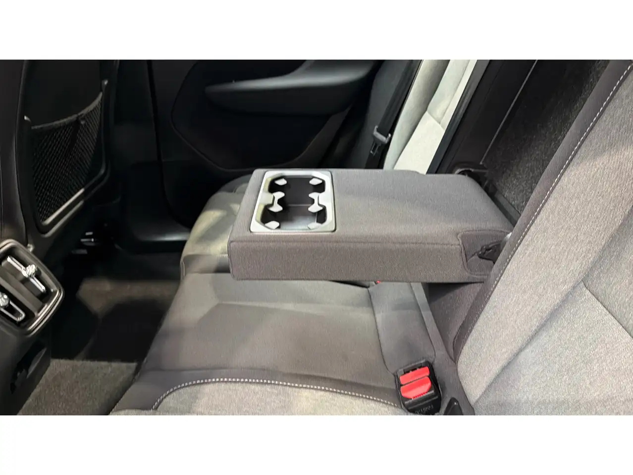 Volvo XC40 B3 Core Aut. — معرض صور السيارة 30