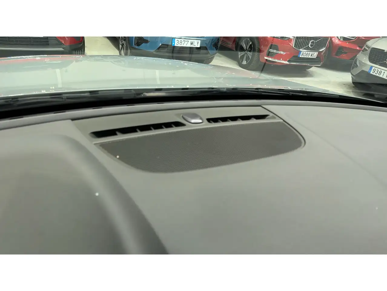 Volvo XC40 B3 Core Aut. — معرض صور السيارة 23