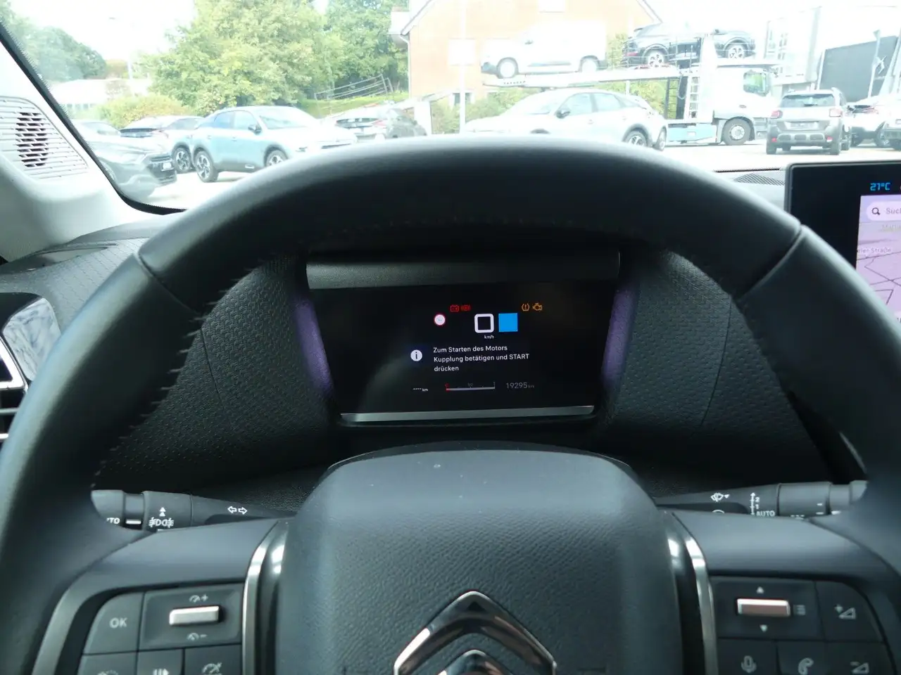 Citroen C4 PureTech 130 S&S EAT8 Shine — Vehicle gallery 13