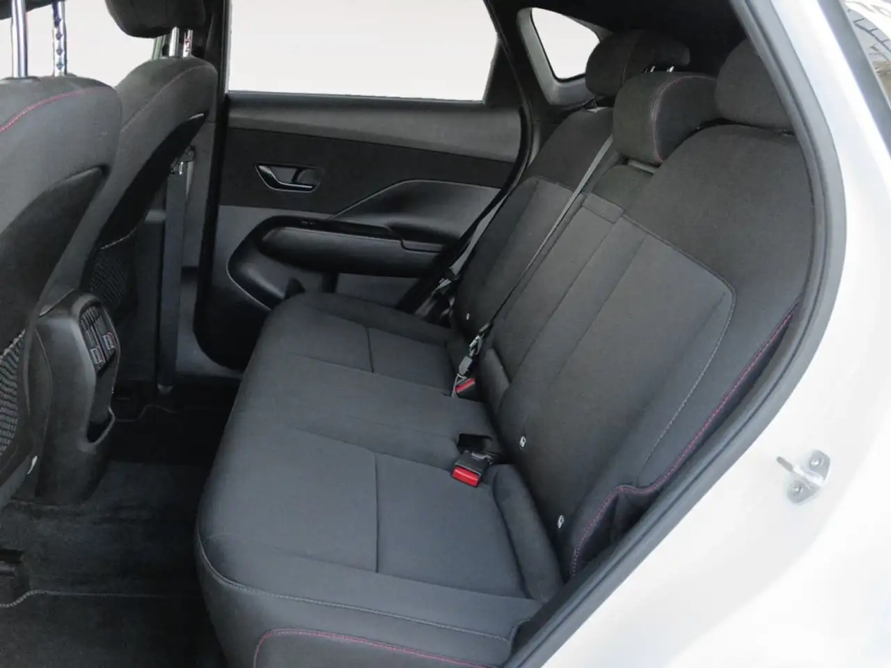 Hyundai KONA 1.6 TGDI Nline 4x2 DT — معرض صور السيارة 11