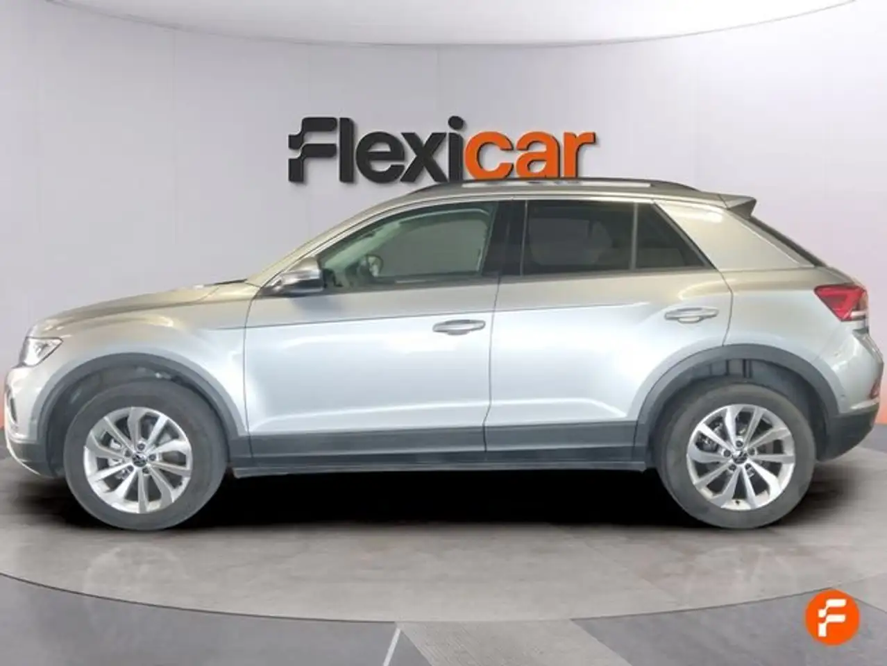 Volkswagen T-Roc 2.0TDI Life 85kW — معرض صور السيارة 4