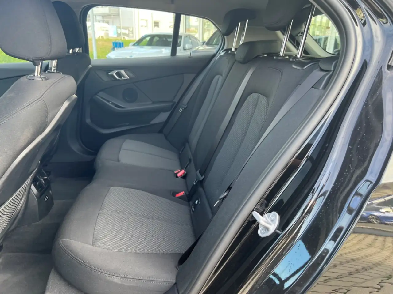 BMW 116 iA Limousine Navi Digitales Cockpit LED Sperrdiff. — Galerie du véhicule 14