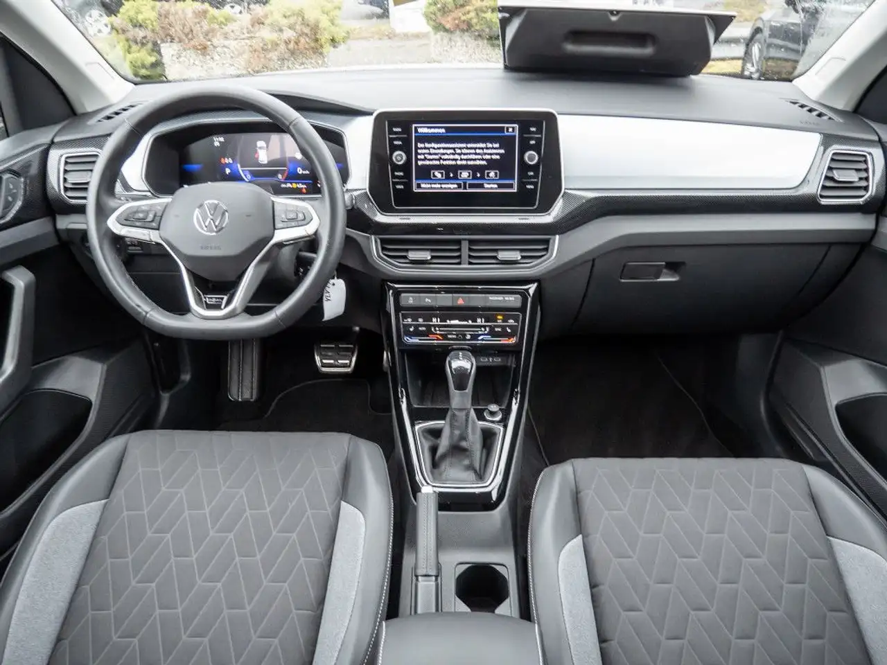 Volkswagen T-Cross 1.0 TSI DSG Goal App-Connect LED SHZ — معرض صور السيارة 9