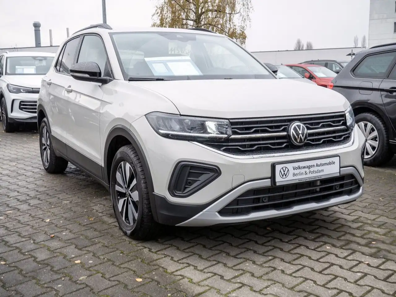 Volkswagen T-Cross 1.0 TSI DSG Goal App-Connect LED SHZ — معرض صور السيارة 3