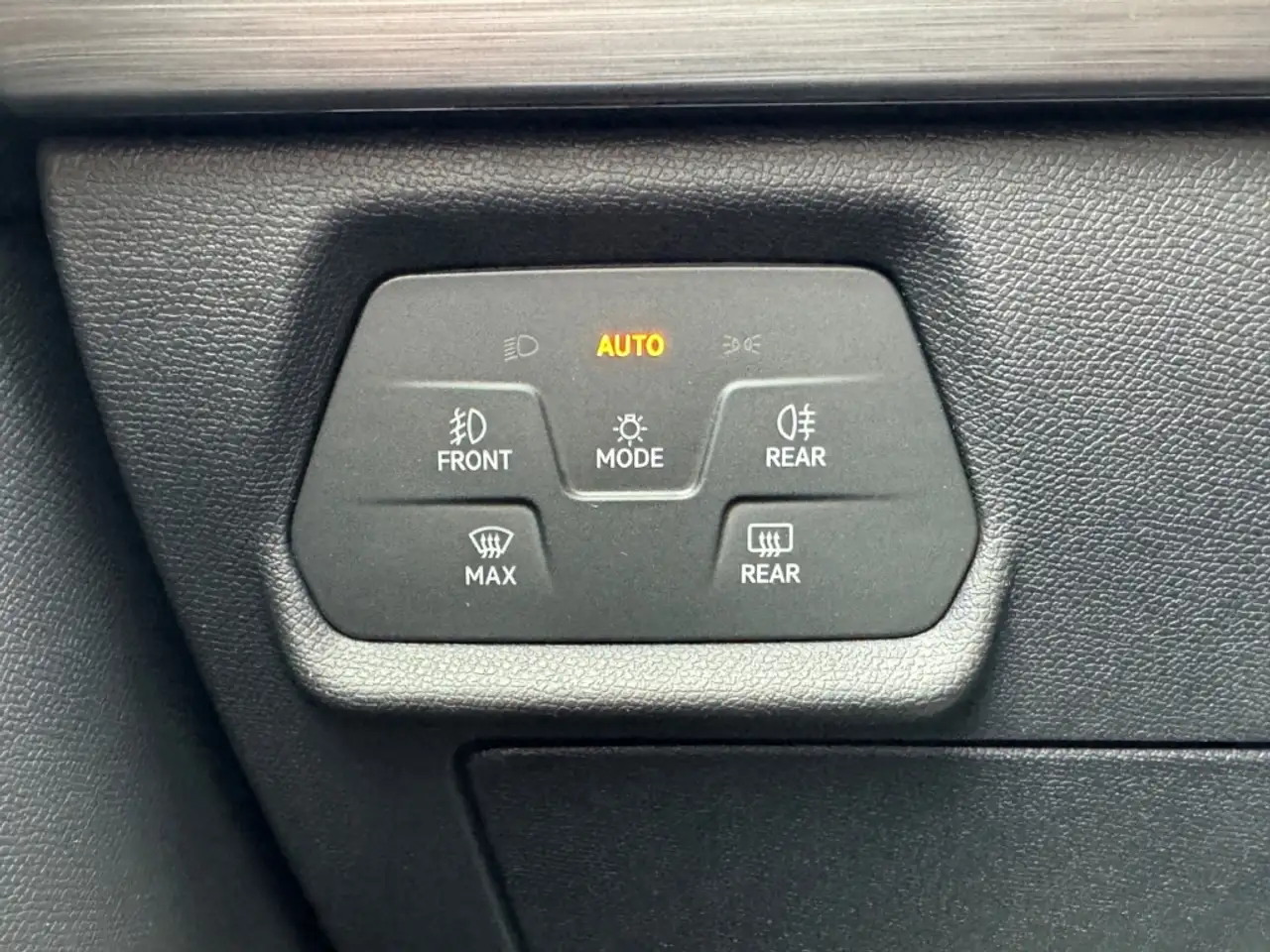 CUPRA Leon Sportstourer VZ 1.4 e-Hybrid DSG AHK Beats ParkAss — Galería del vehículo 21