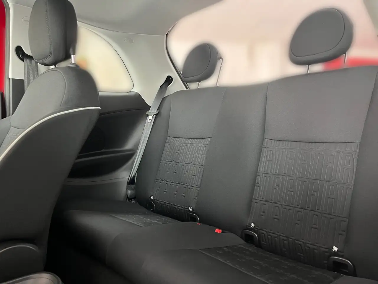 Fiat 500 23,8 kWh CarPlay, Spurhalteassistent, Tempomat — Galería del vehículo 11