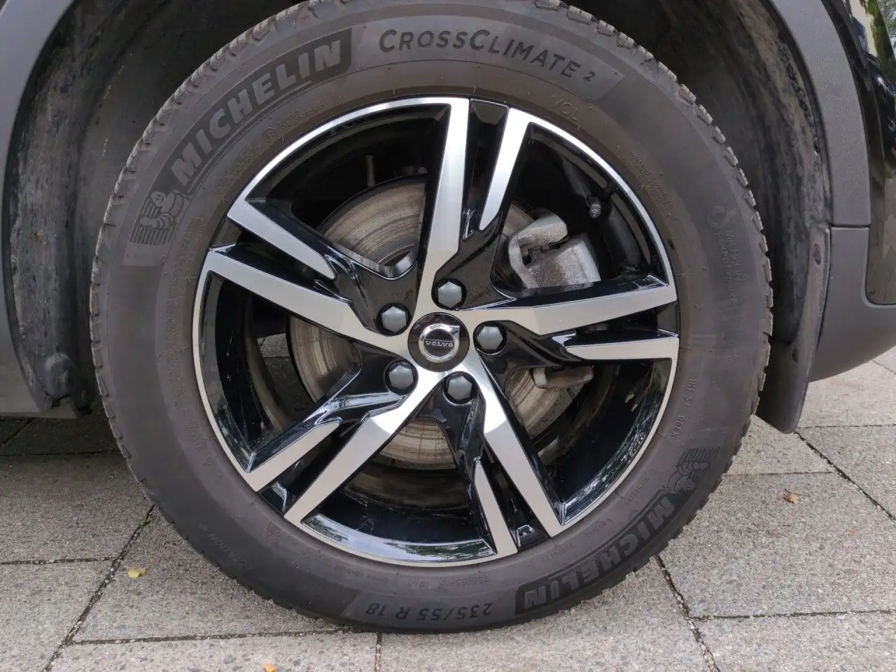 Volvo XC40 B4 (Benzin) Plus Dark 2WD - RFK Bluetooth LED — معرض صور السيارة 20