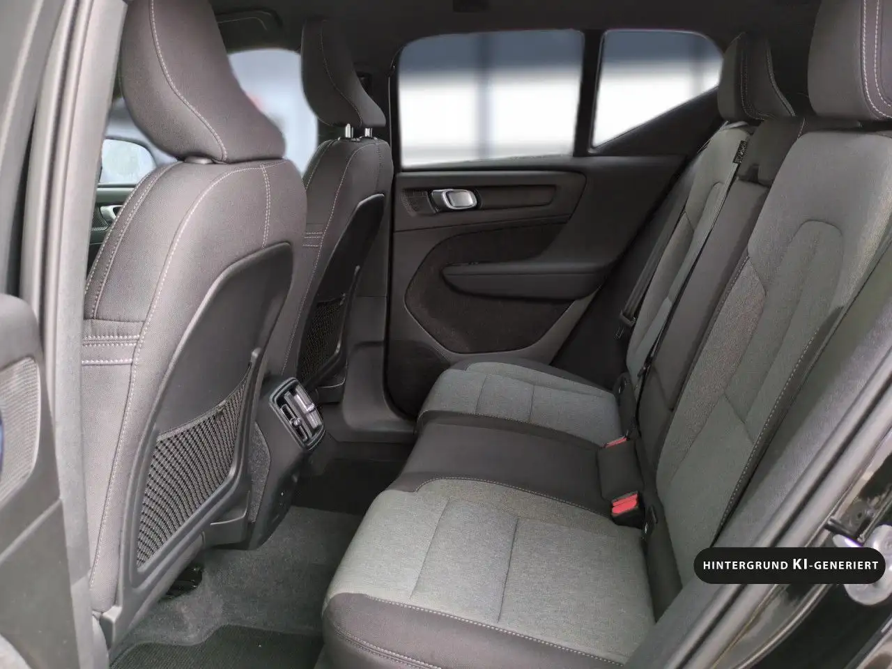 Volvo XC40 B4 (Benzin) Plus Dark 2WD - RFK Bluetooth LED — معرض صور السيارة 17