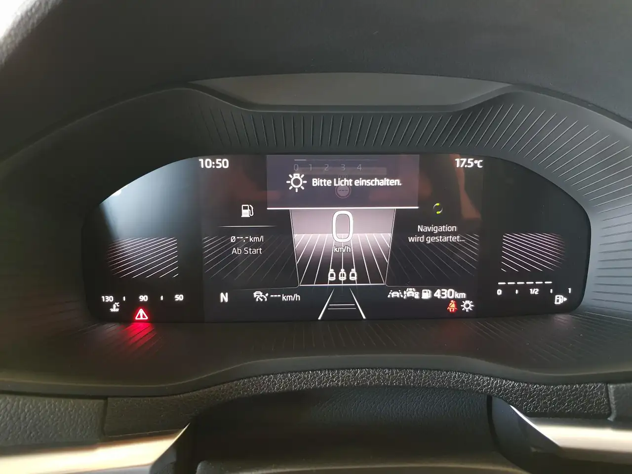 Skoda Karoq TSI DSG SEL. Sitz+Lenkr.-Hzg. ACC LED — معرض صور السيارة 7