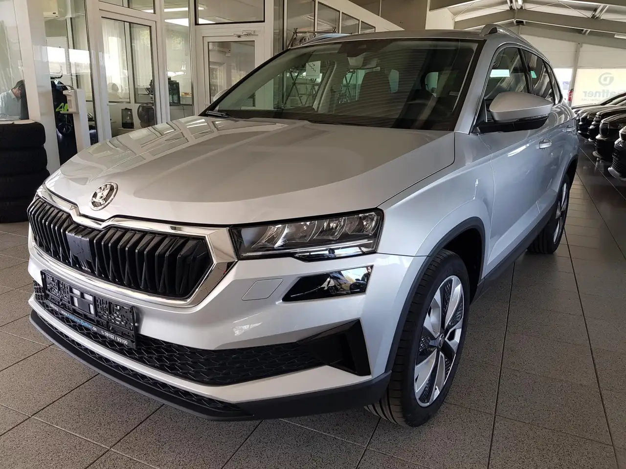 Skoda Karoq TSI DSG SEL. Sitz+Lenkr.-Hzg. ACC LED — معرض صور السيارة 3
