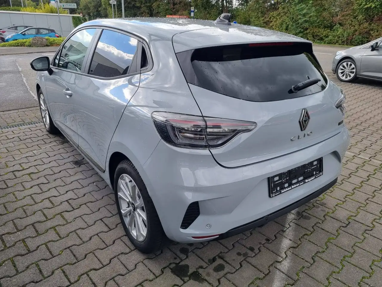 Renault Clio Evolution 1.6 E-TECH Hybrid — معرض صور السيارة 4
