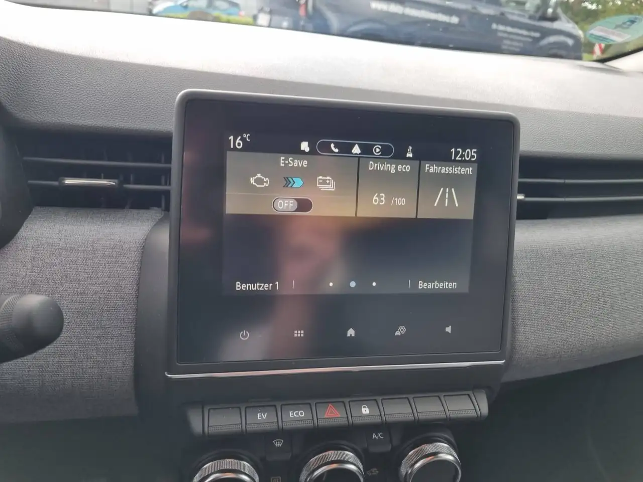 Renault Clio Evolution 1.6 E-TECH Hybrid — معرض صور السيارة 12