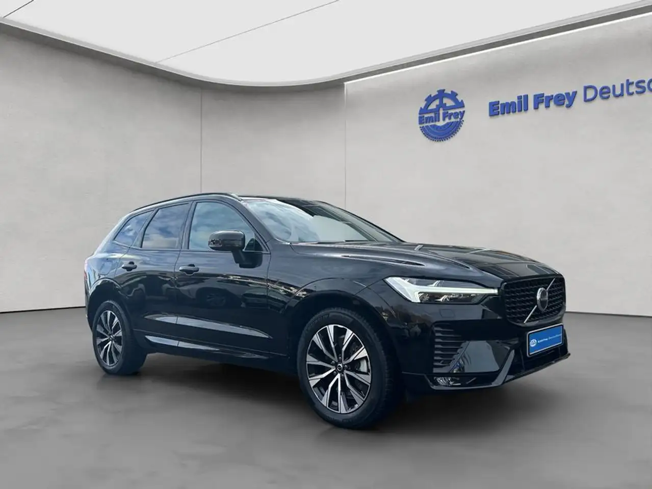 Volvo XC60 XC60 2.0 B5 B AWD Plus Dark — Vehicle gallery 8