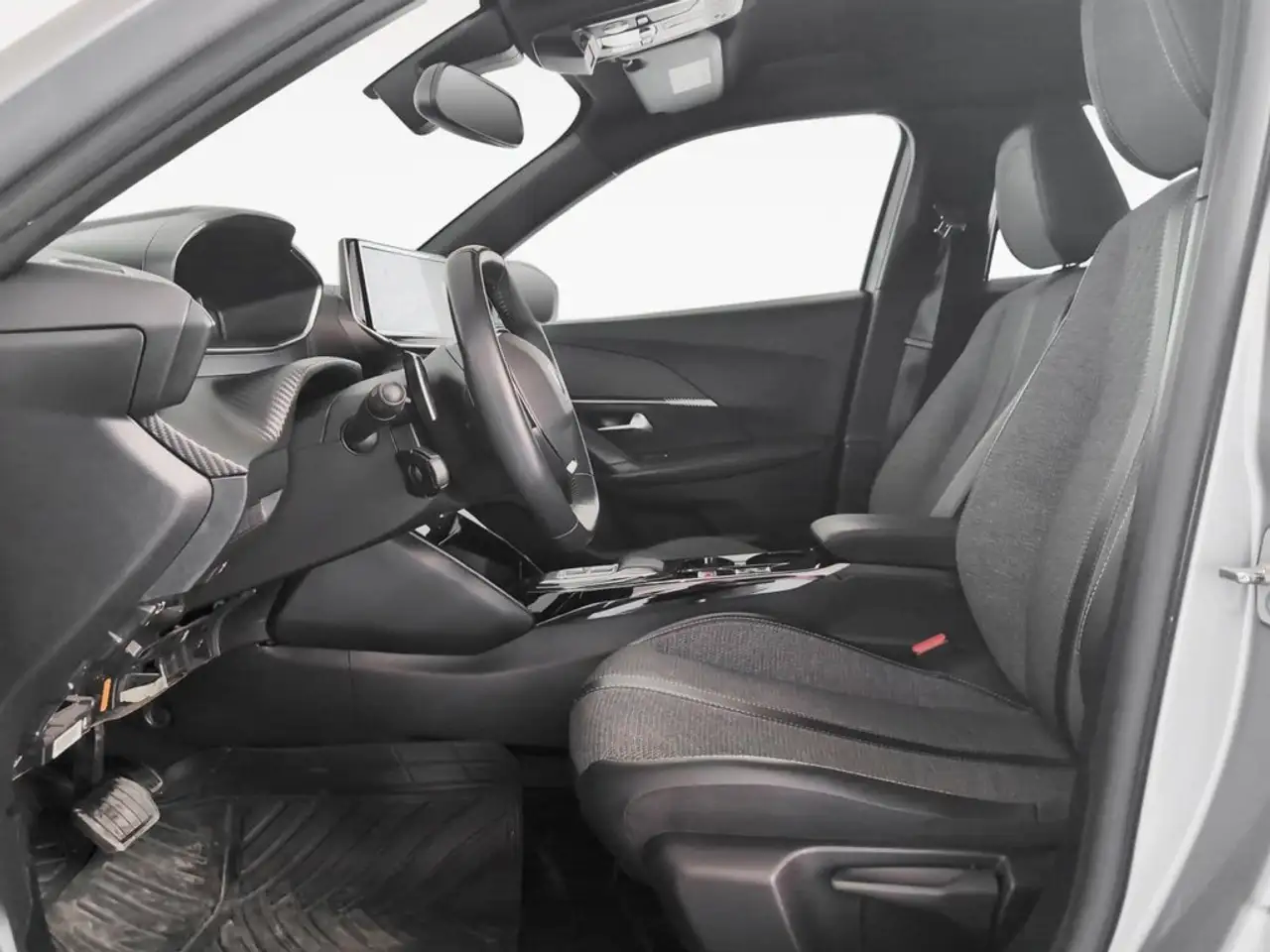 Peugeot 2008 1.2 PureTech S&S Allure EAT8 130 — Vehicle gallery 10