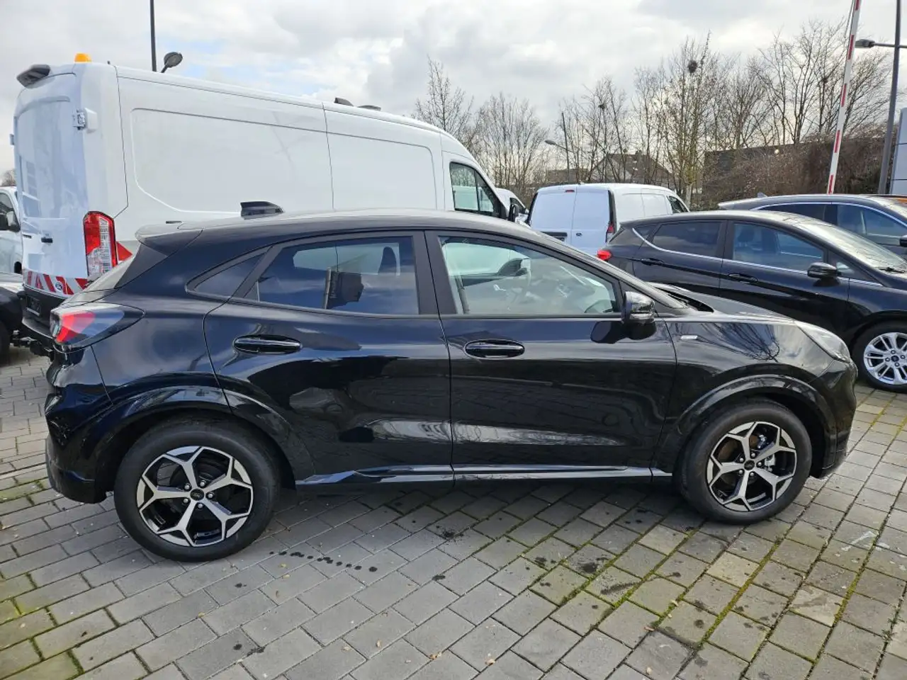 Ford Puma 1.0 EcoBoost Hybrid ST-LINE — Galerie du véhicule 2