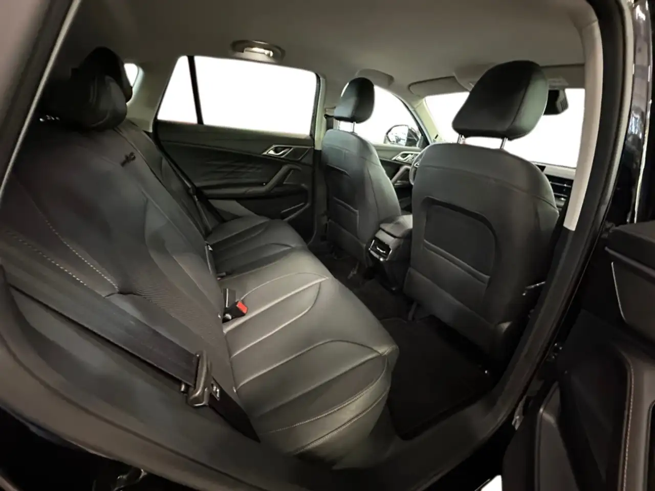 MG HS 1.5 T Luxury DCT *LED*360°*ACC*SHZ*el. Sitze* — Galería del vehículo 15
