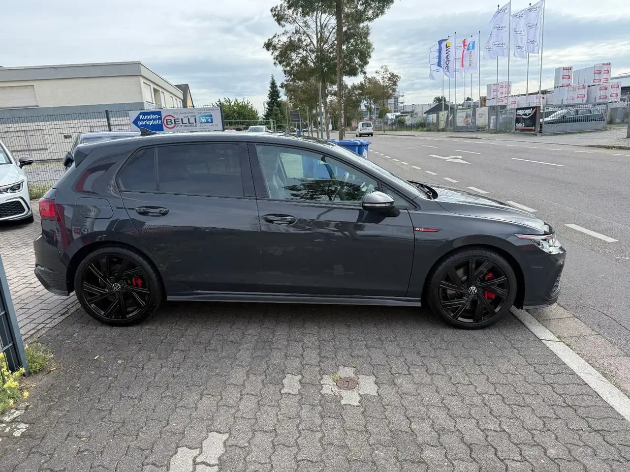 Volkswagen Golf VIII Lim. GTI 2.0 TSI FINANZIERUNG — Galería del vehículo 4