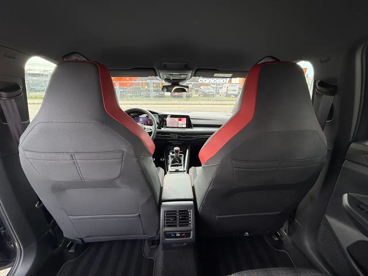 Volkswagen Golf VIII Lim. GTI 2.0 TSI FINANZIERUNG — Galería del vehículo 14