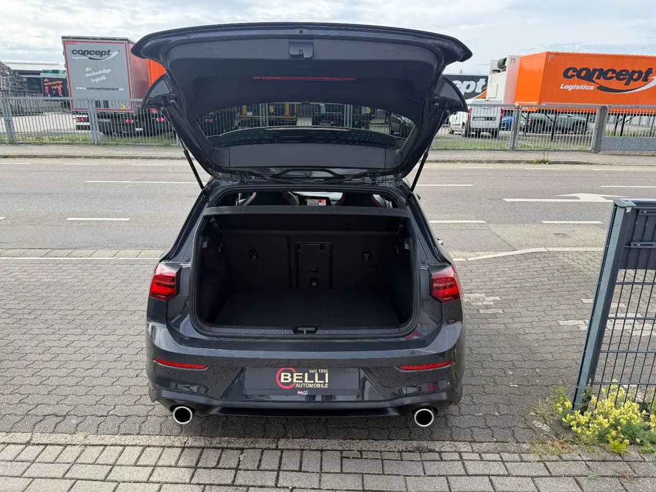 Volkswagen Golf VIII Lim. GTI 2.0 TSI FINANZIERUNG — Galería del vehículo 17