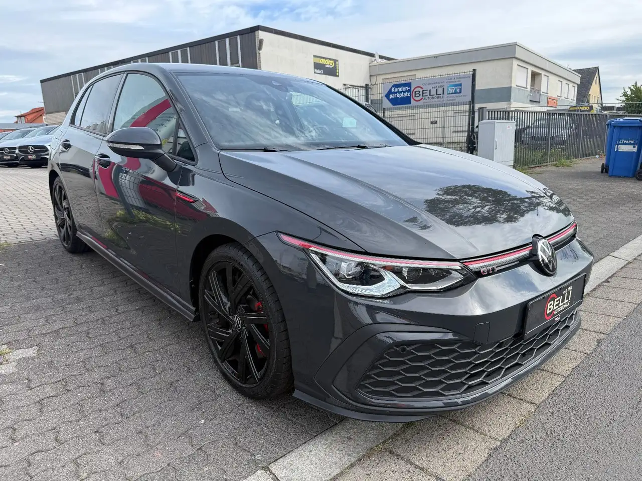 Volkswagen Golf VIII Lim. GTI 2.0 TSI FINANZIERUNG — Galería del vehículo 3