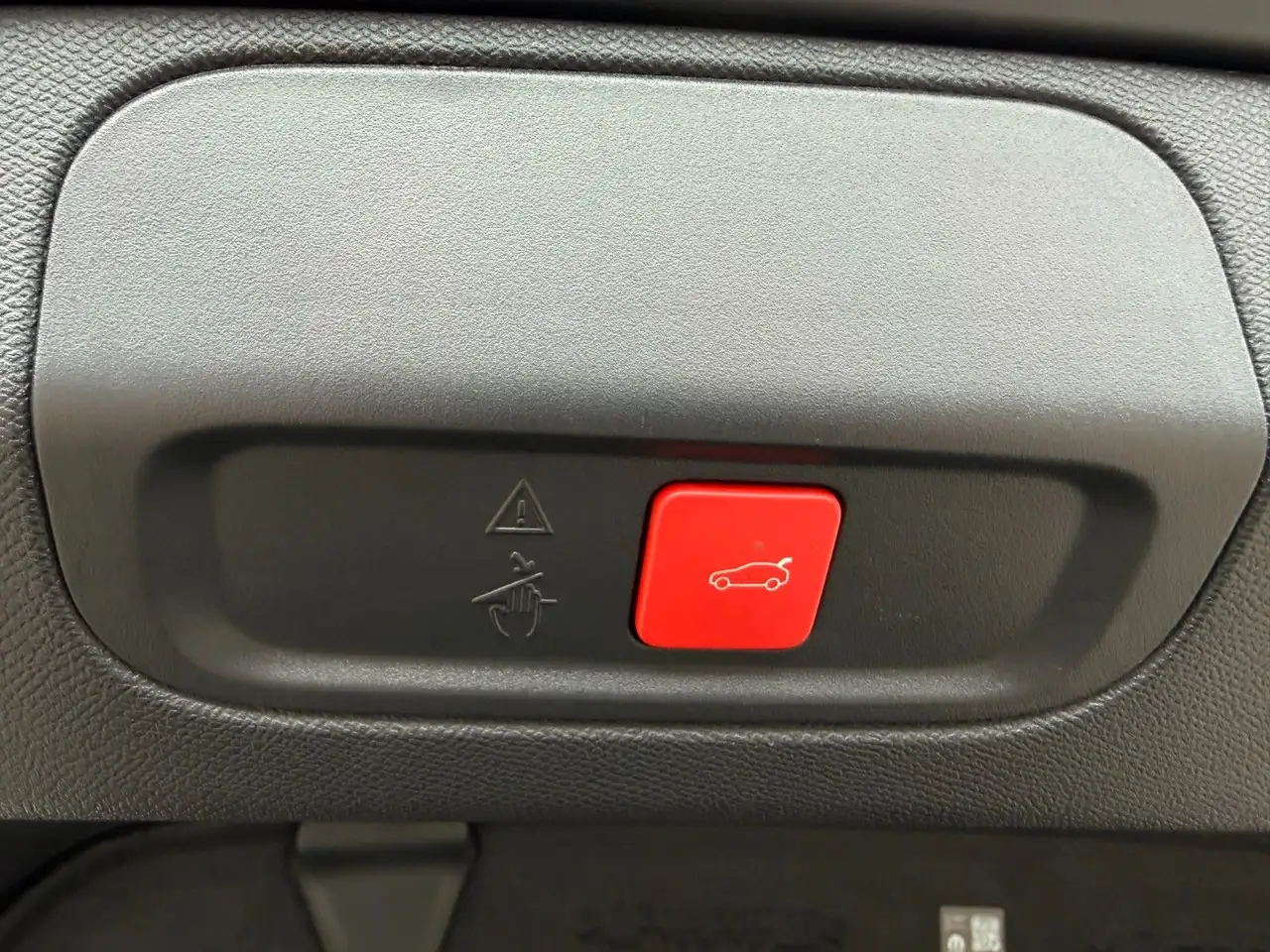 Peugeot 408 PureTech 130 GT 360°/Schiebe-Dach/ACC — معرض صور السيارة 14