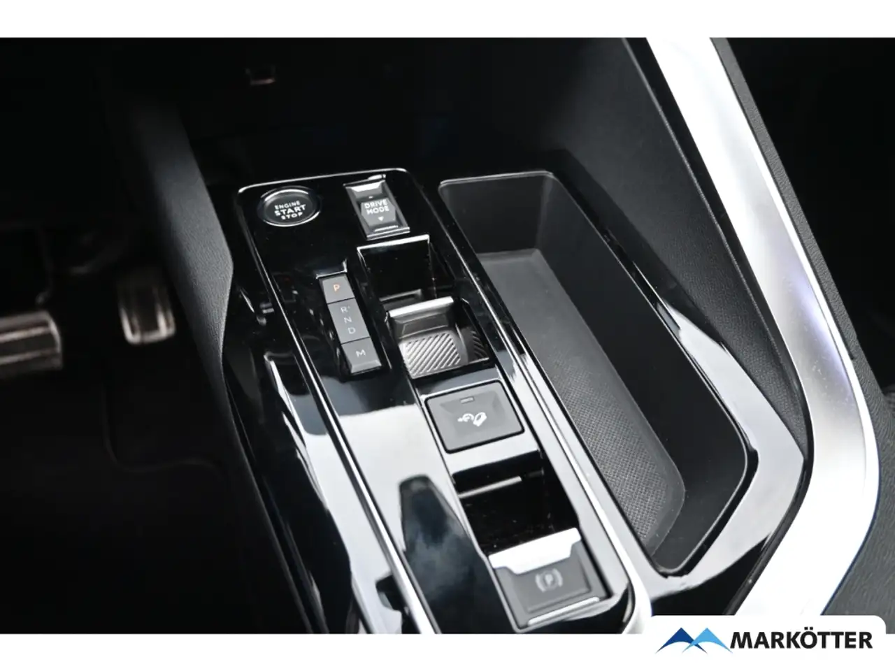 Peugeot 3008 GT Navi/ PDC/RFK/SHZ/ACC/Totwinkel/Bluet. — Vehicle gallery 17