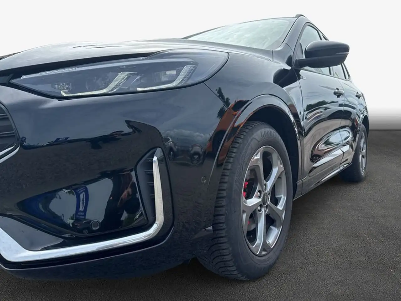 Ford Kuga 2.5 Duratec FHEV ST-LINE X — معرض صور السيارة 6