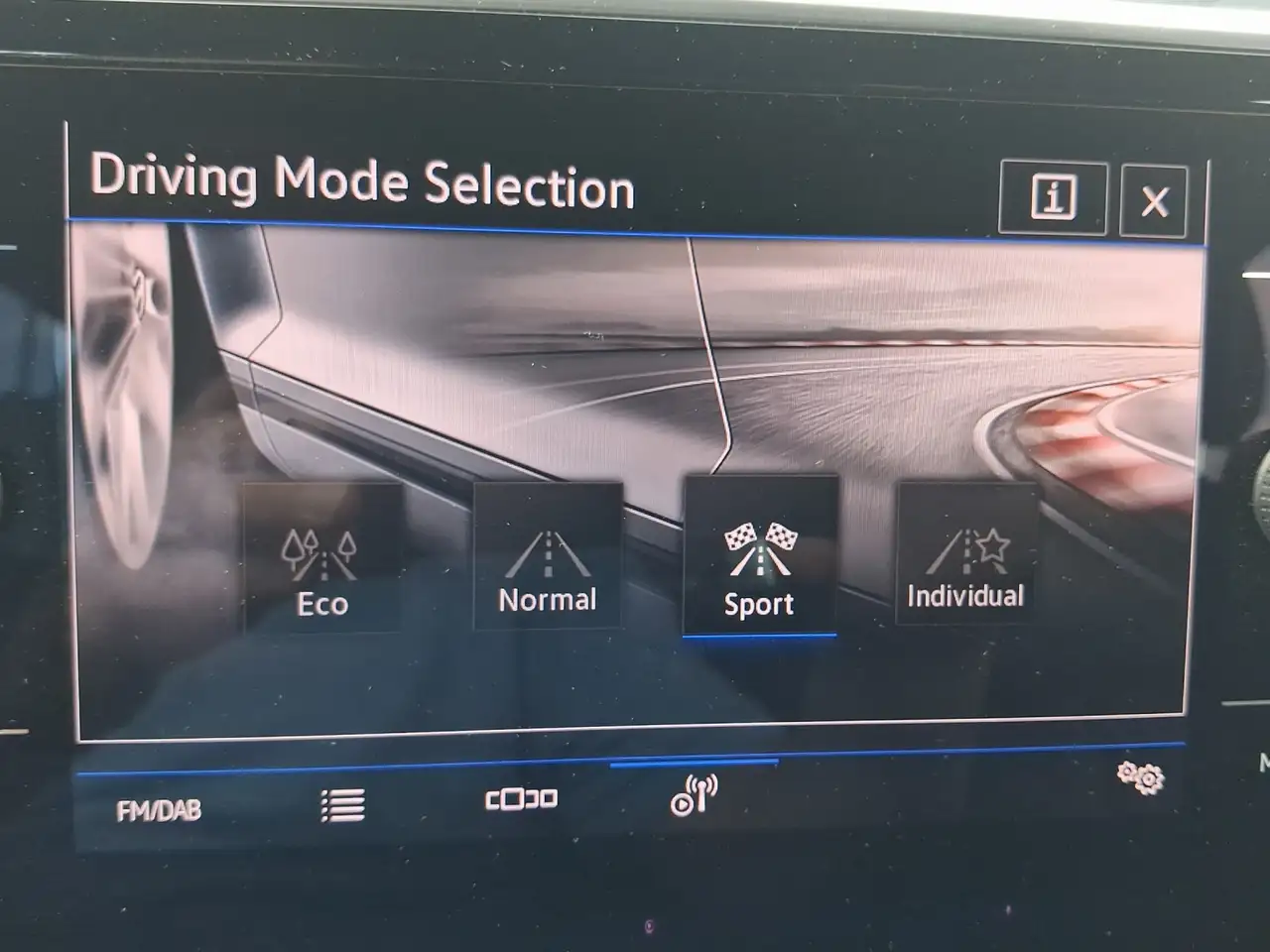 Volkswagen T-Roc R-Line 1.0 l TSI R-Line Sportpaket ACC LED — Galerie du véhicule 25