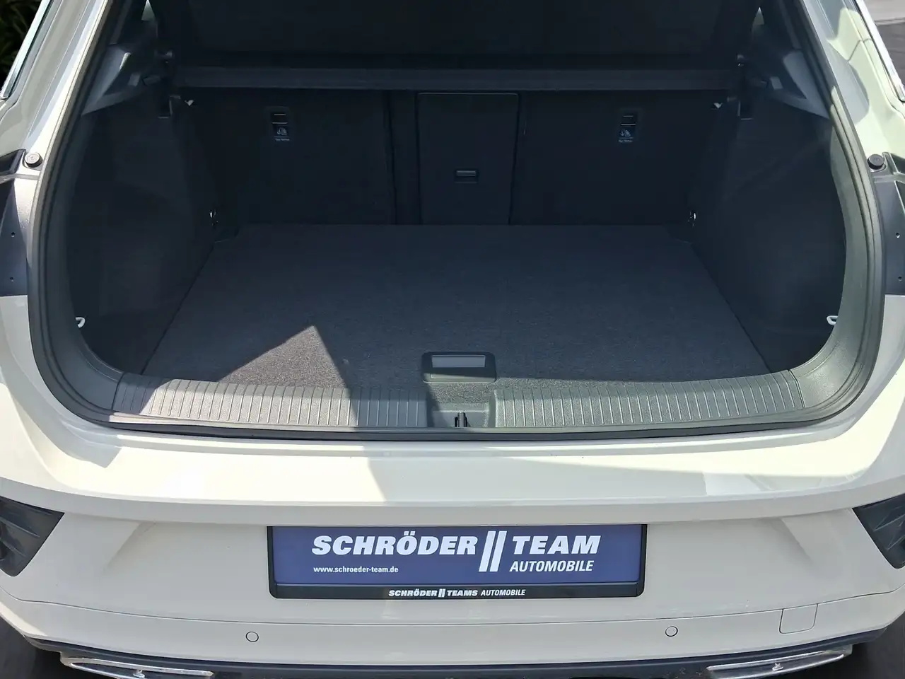 Volkswagen T-Roc R-Line 1.0 l TSI R-Line Sportpaket ACC LED — Galerie du véhicule 14