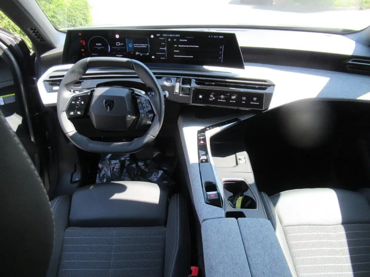Peugeot 3008 New 3008 Hybrid 136 e-DSC6 Allure Navi-Paket — معرض صور السيارة 9