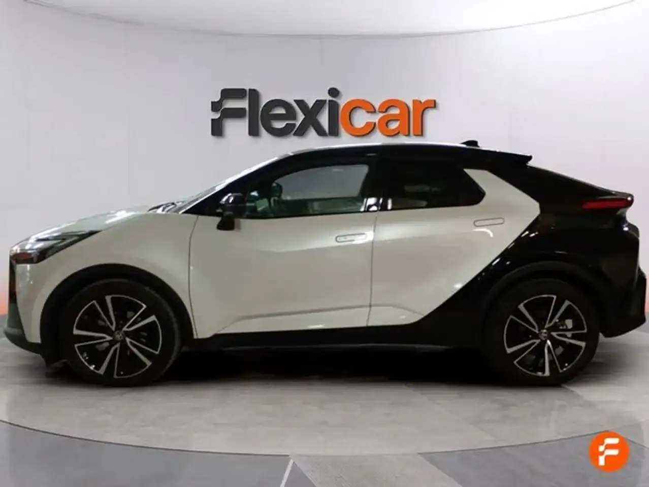 Toyota C-HR 200H Premiere Edition — Galería del vehículo 4