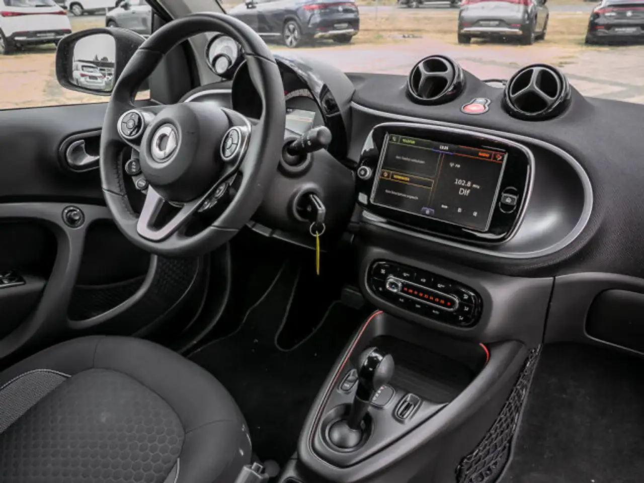smart forTwo EQ fortwo LAST ONE Exclusive Black — معرض صور السيارة 4