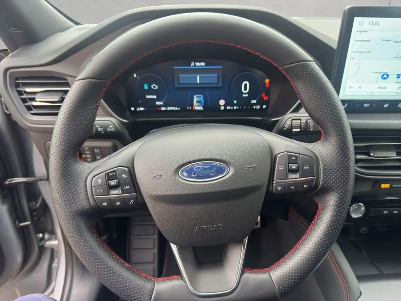 Ford Kuga 2.5 Duratec FHEV ST-LINE X — Galerie du véhicule 9