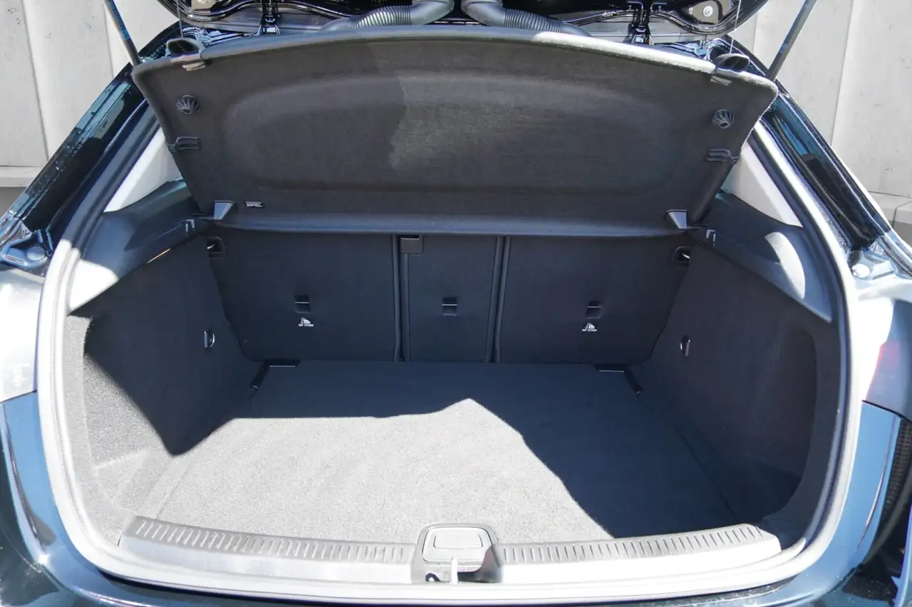 Mercedes-Benz A 180 A 180 Kompaktlimousine Rückfahrkamera Vorrüstung für DISTRONIC — Vehicle gallery 11