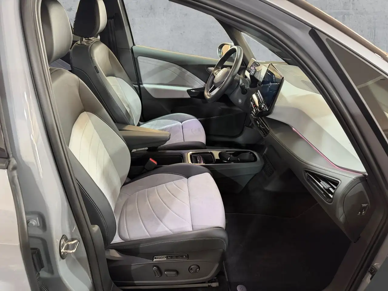 Volkswagen ID.3 150kW Pro LED+NAVI+APP+ACC+SHZ+RFK+PDC+DAB — Galería del vehículo 13