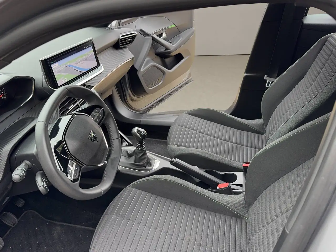 Peugeot 2008 2008 PureTech 100 GT Line — معرض صور السيارة 7