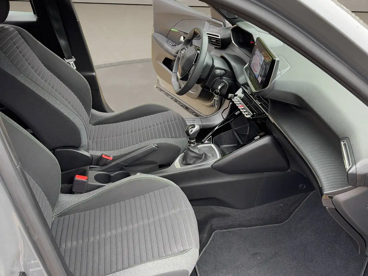 Peugeot 2008 2008 PureTech 100 GT Line — معرض صور السيارة 14