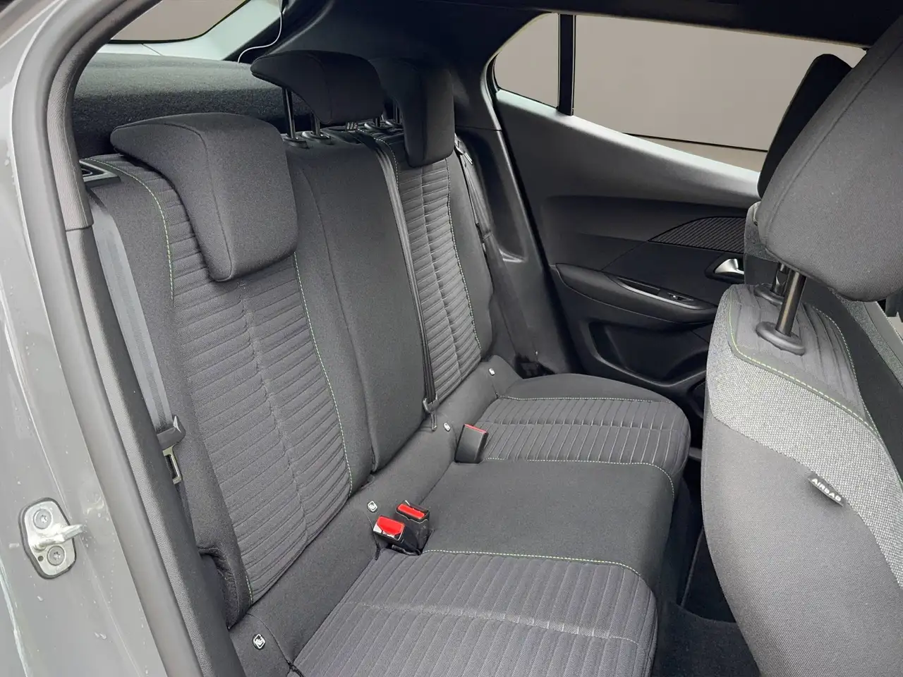Peugeot 2008 2008 PureTech 100 GT Line — معرض صور السيارة 15