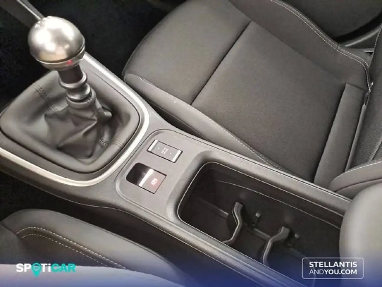 Jeep Avenger 1.2 Altitude 74KW — Vehicle gallery 22