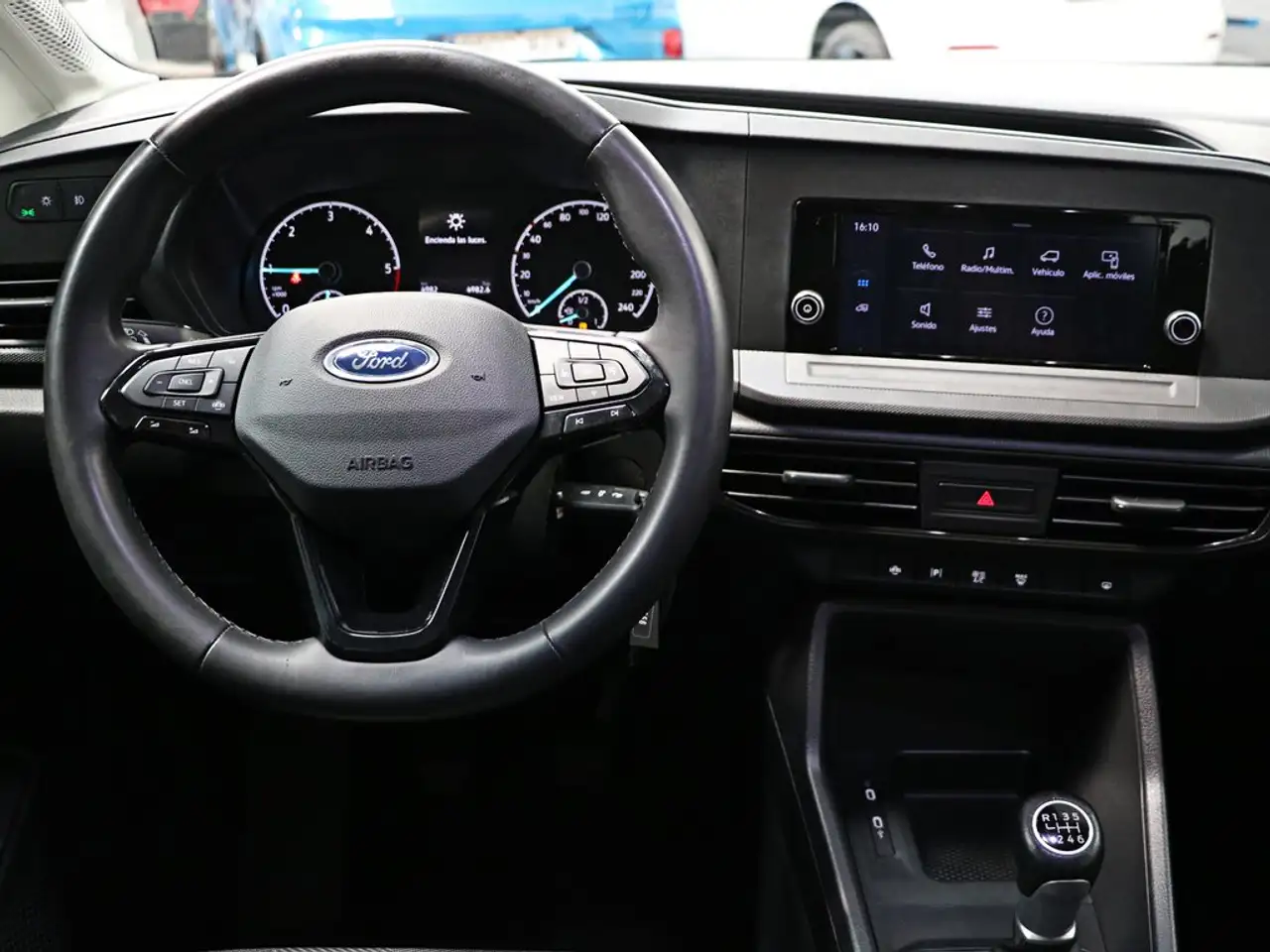 Ford Tourneo Connect 2.0 Ecoblue SWB L1 Trend 122 — معرض صور السيارة 12