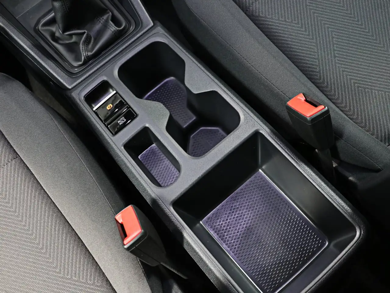 Ford Tourneo Connect 2.0 Ecoblue SWB L1 Trend 122 — معرض صور السيارة 22