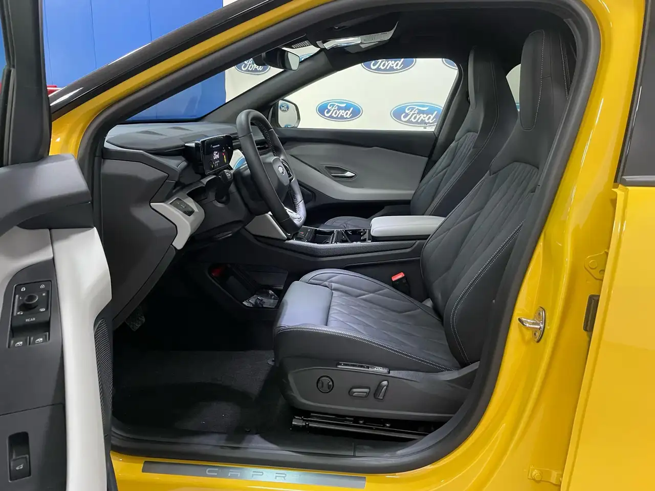 Ford Capri RWD Rango Extendido Premium 77kWh — معرض صور السيارة 15