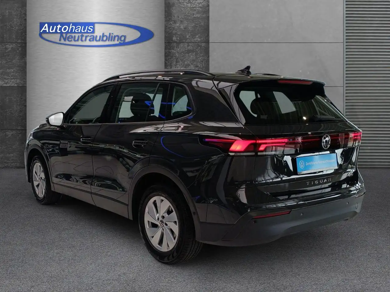 Volkswagen Tiguan 1.5 eTSI 130 PS DSG +NAVI+AHK+KLIMA+REARVIEW+ — Galería del vehículo 4