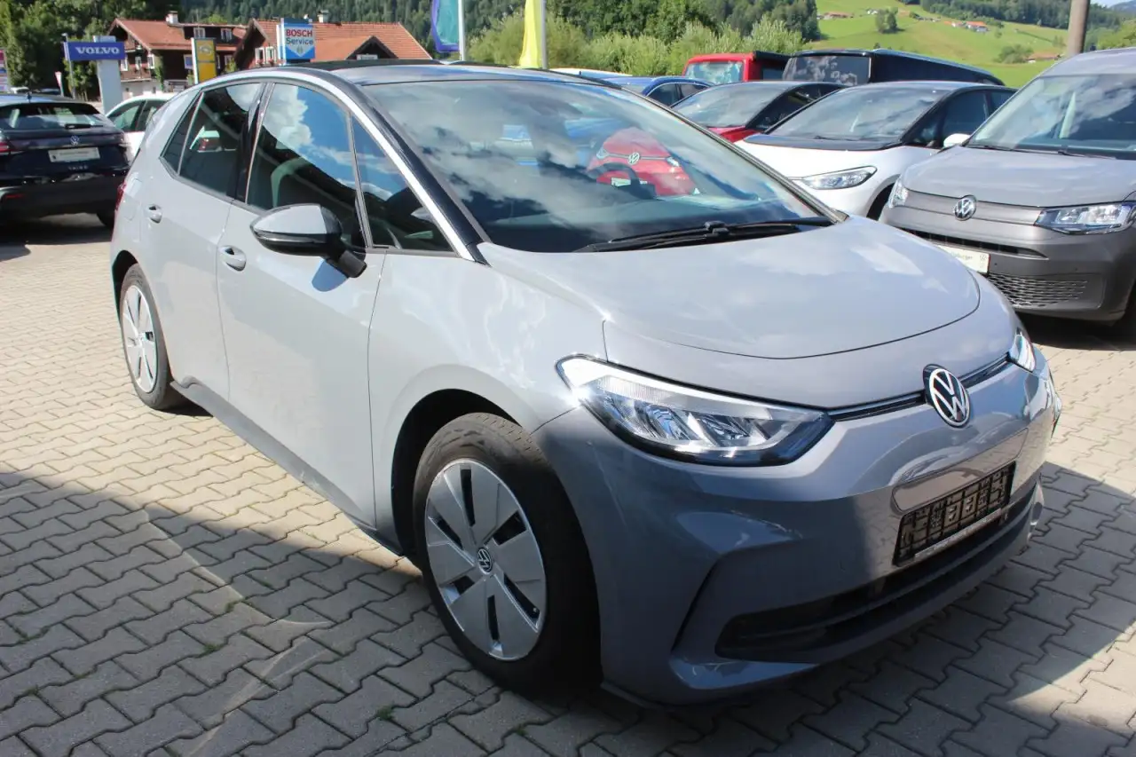 Volkswagen ID.3 Pro 62kW FACELIFT AHK+ACC+97,1%AVILOO Klima — Vehicle gallery 4