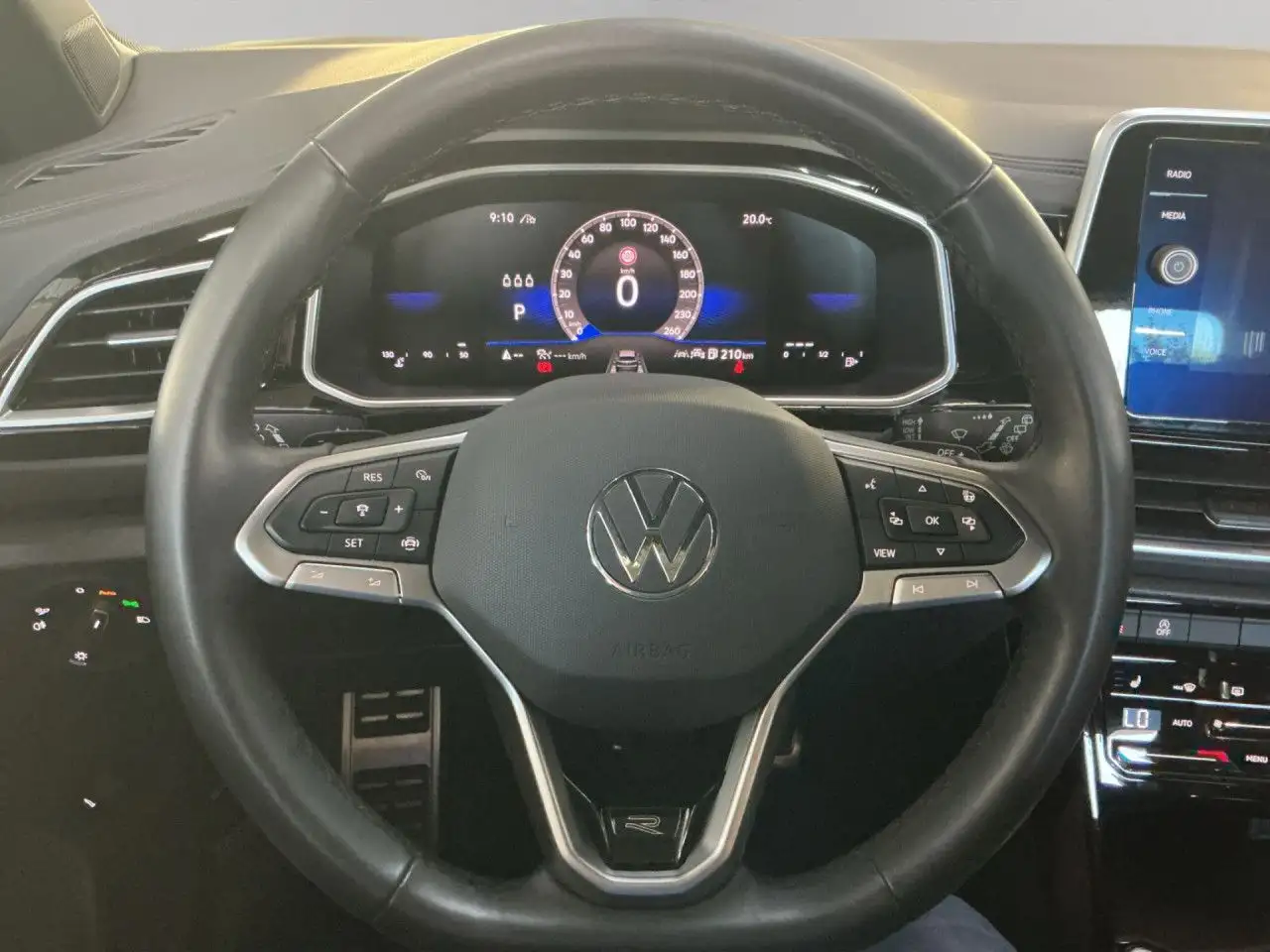 Volkswagen T-Roc 1.5 TSI DSG R-Line AHK, NAVI, KEYLESS LED — Galería del vehículo 14
