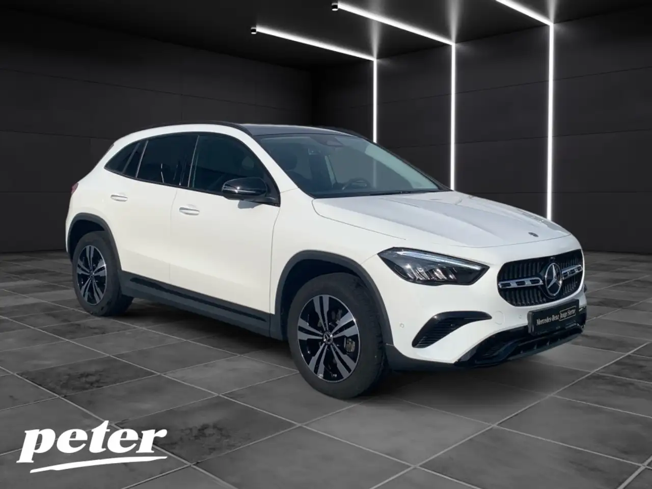 Mercedes-Benz GLA 180 Progressive*Panormadach — Vehicle gallery 3