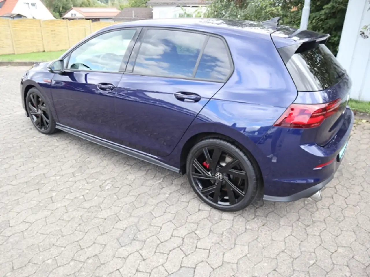 Volkswagen Golf VIII GTI 2.0 TSI DSG H+K/STANDHZG — Vehicle gallery 5