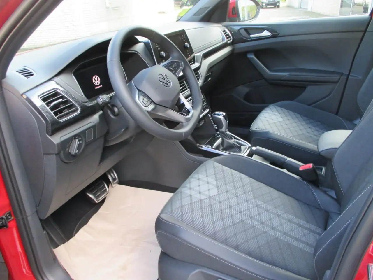 Volkswagen T-Cross R-Line 1,5 TSI 110 kW DSG Klima Rückfahrkamera — Galerie du véhicule 5