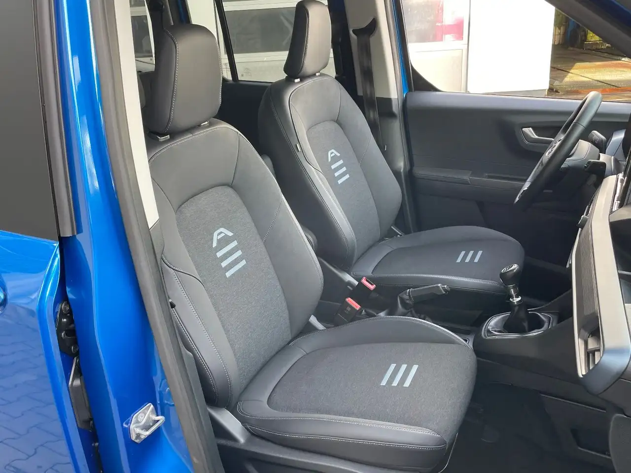 Ford Tourneo Courier 1.0 EcoBoost Active ACC+Navi+SHZ — Galería del vehículo 9